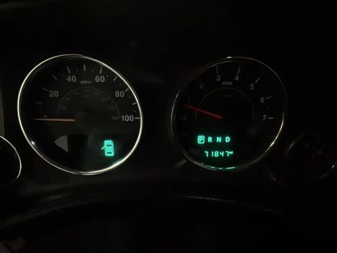Used 2018 Jeep Wrangler Unlimited Sahara w/ Connectivity Group AWD/4WD image 10