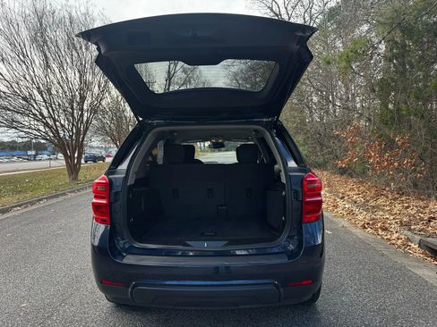 Used 2017 Chevrolet Equinox LT w/ Convenience Package image 8