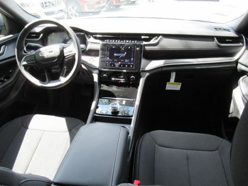 New 2026 Jeep Grand Cherokee Laredo w/ MOPAR Finishing Package RWD image 11