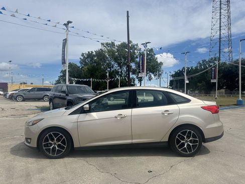 Used 2018 Ford Focus SEL FWD image 7