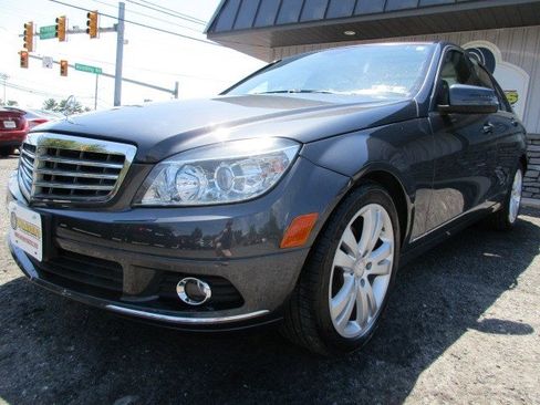 Used 2010 Mercedes-Benz C 300 4MATIC Sedan image 4