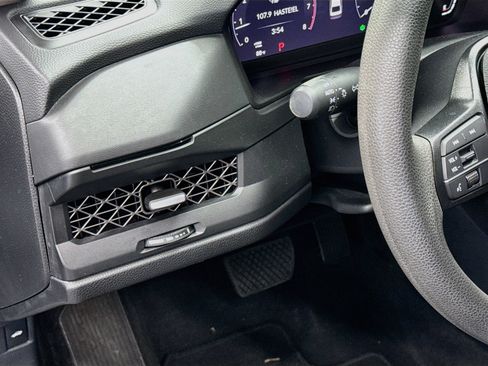 Used 2025 Honda Accord SE image 17
