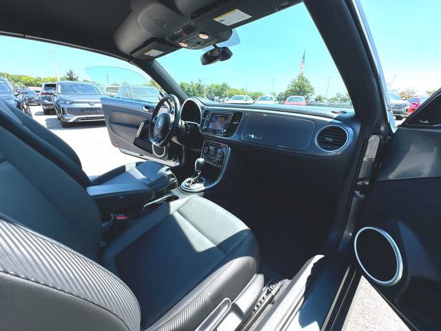 Used 2019 Volkswagen Beetle 2.0T SE FWD image 28