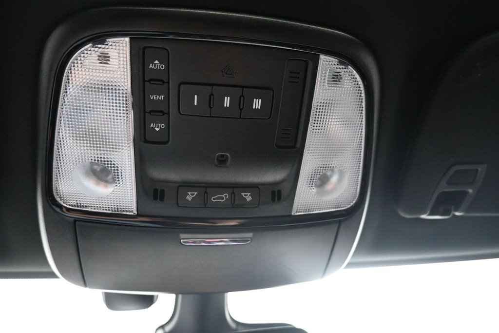 Used 2024 Dodge Durango GT AWD/4WD image 16