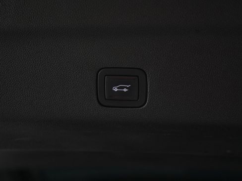 Used 2021 Chevrolet Tahoe Z71 image 19