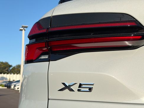 New 2026 BMW X5 xDrive40i w/ M Sport Package image 10