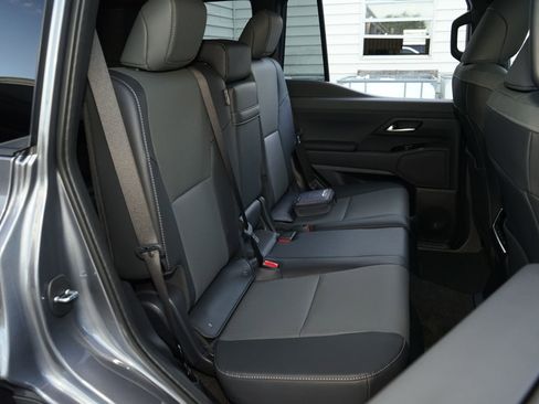 Used 2026 Lexus GX 550 w/ Cold Area Package image 19