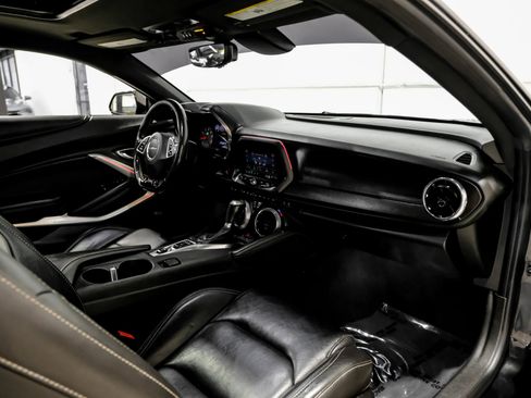 Used 2019 Chevrolet Camaro SS RWD image 13