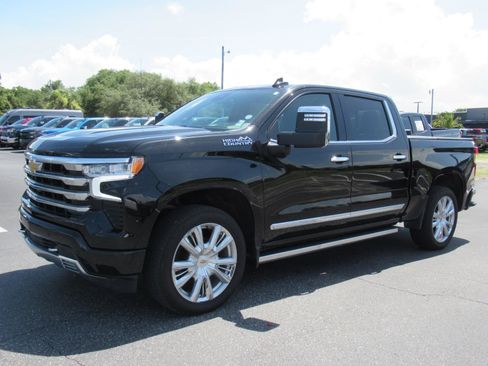 Certified 2024 Chevrolet Silverado 1500 High Country w/ High Country Premium Package AWD/4WD image 1