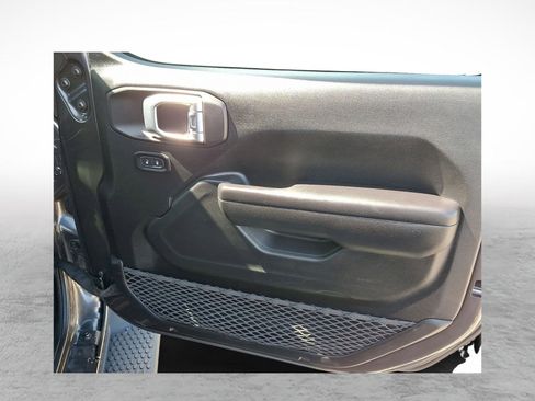 Used 2021 Jeep Wrangler Sport S image 10
