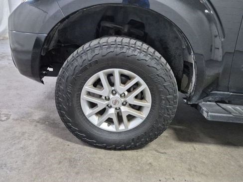 Used 2014 Nissan Frontier SV w/ SV Value Truck Package AWD/4WD image 13