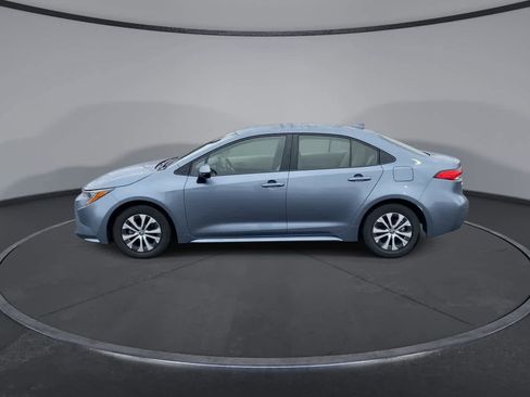 Certified 2022 Toyota Corolla LE image 4