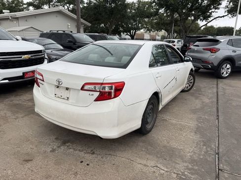 Used 2012 Toyota Camry LE FWD image 5