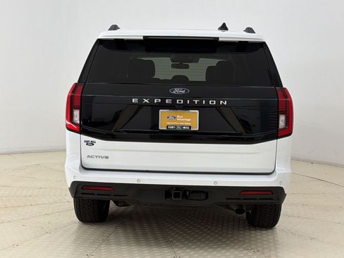 Certified 2025 Ford Expedition Active AWD/4WD image 10