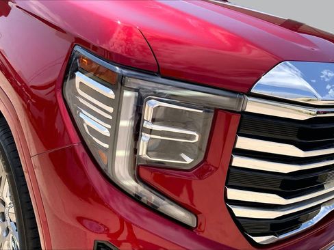 Used 2022 GMC Sierra 1500 SLT w/ SLT Premium Plus Package AWD/4WD image 27