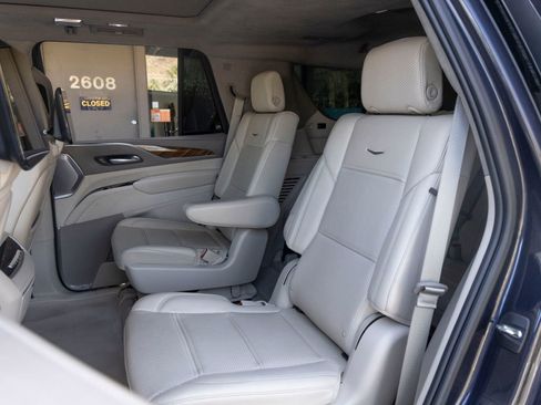 Used 2023 Cadillac Escalade Sport Platinum AWD/4WD image 19