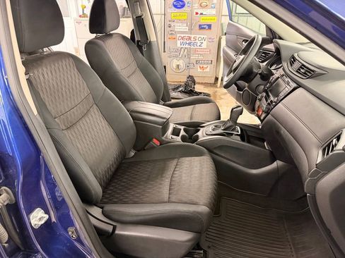 Used 2018 Nissan Rogue SV image 30