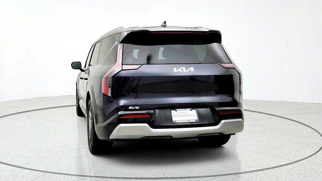 Used 2026 Kia EV9 Land AWD/4WD image 6
