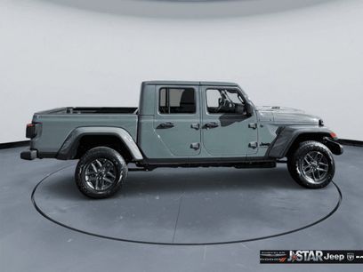 New 2026 Jeep Gladiator Sport