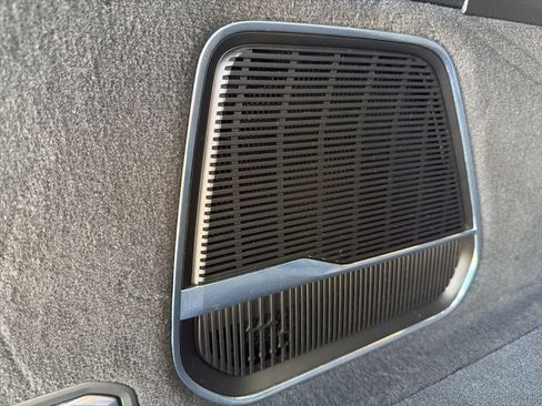 Used 2023 Jeep Grand Wagoneer Series III w/ Rear-Seat Entertainment Group AWD/4WD image 32