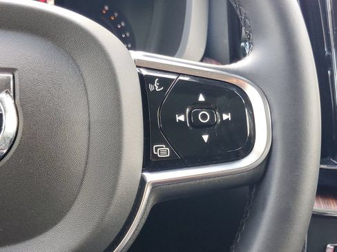 Certified 2023 Volvo XC60 B5 Plus w/ Climate Package FWD image 22