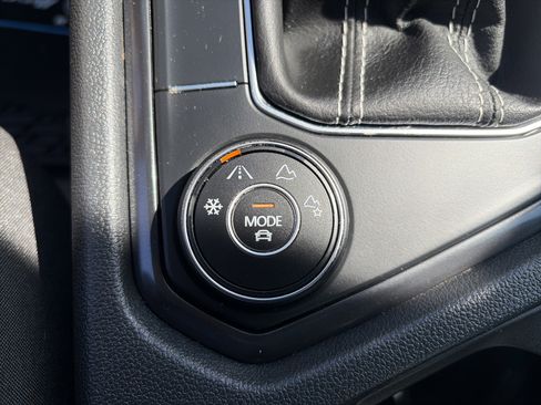 Used 2024 Volkswagen Tiguan SEL R-Line image 69