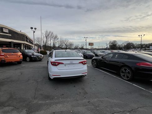 Used 2015 Hyundai Sonata SE image 5