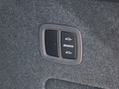 New 2026 Porsche Cayenne image 38