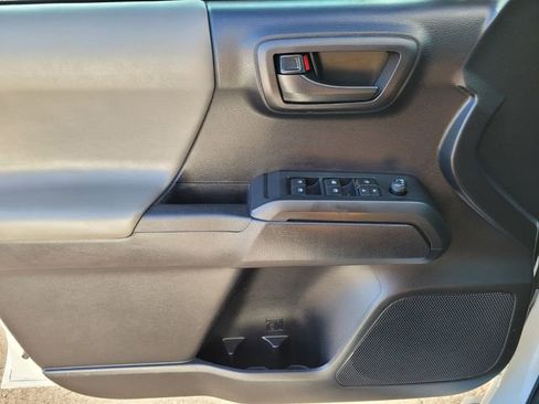 Used 2020 Toyota Tacoma SR w/ SR Convenience Package image 21