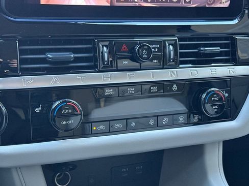 New 2026 Nissan Pathfinder SL image 19