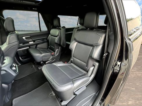 Certified 2025 Ford Expedition Max Platinum w/ Stealth Performance Package AWD/4WD image 24