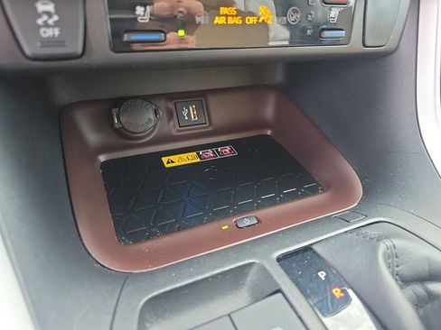 Used 2024 Toyota RAV4 Limited image 25