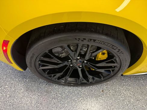 Used 2016 Chevrolet Corvette Z06 w/ 3LZ Preferred Equipment Group RWD image 23