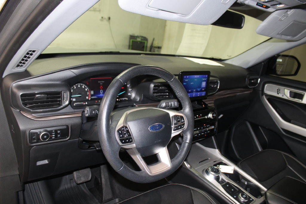 Used 2024 Ford Explorer Limited AWD/4WD image 26