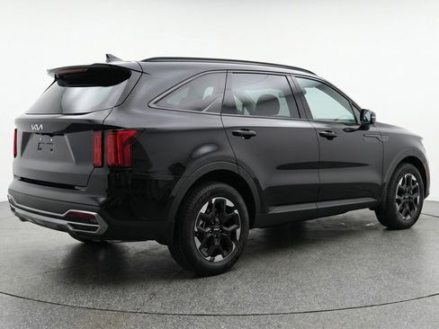 Used 2024 Kia Sorento S AWD/4WD image 9
