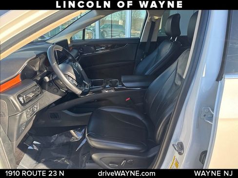 Certified 2021 Lincoln Nautilus Reserve image 11