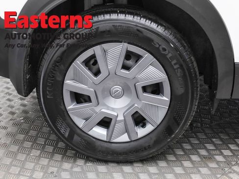 Used 2025 Nissan Kicks S image 30