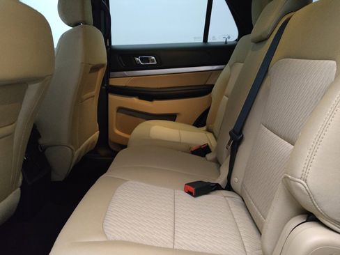 Used 2017 Ford Explorer FWD image 18