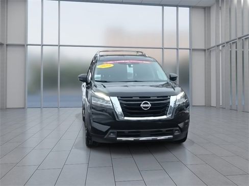 Certified 2023 Nissan Pathfinder Platinum image 3