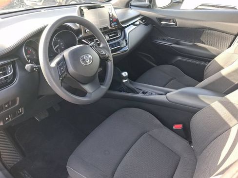 Used 2019 Toyota C-HR LE FWD image 11