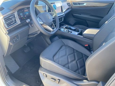 New 2026 Volkswagen Atlas SE image 14