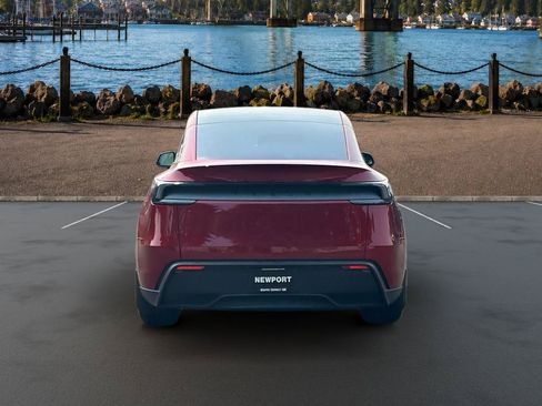 Used 2026 Tesla Model Y 2WD image 6