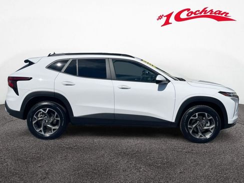 Used 2025 Chevrolet Trax LT w/ Driver Confidence Package FWD image 23