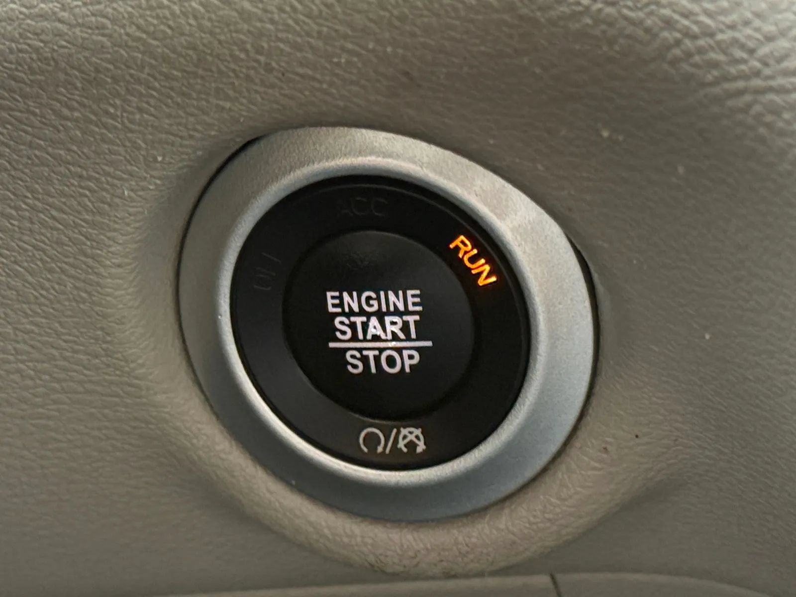 Used 2023 Chrysler Pacifica Touring-L FWD image 36
