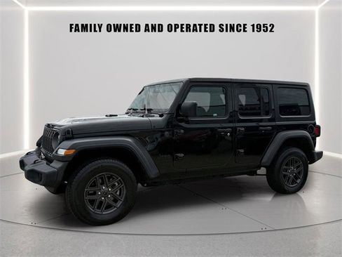 Used 2024 Jeep Wrangler Sport S image 2