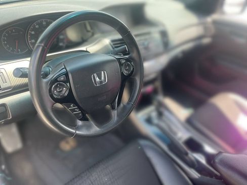 Used 2017 Honda Accord Sport image 8