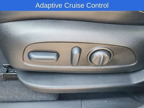 Used 2023 Chevrolet Equinox Premier image 7