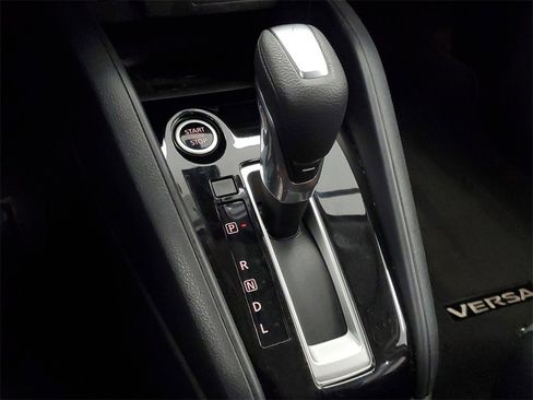 Used 2024 Nissan Versa SR image 24