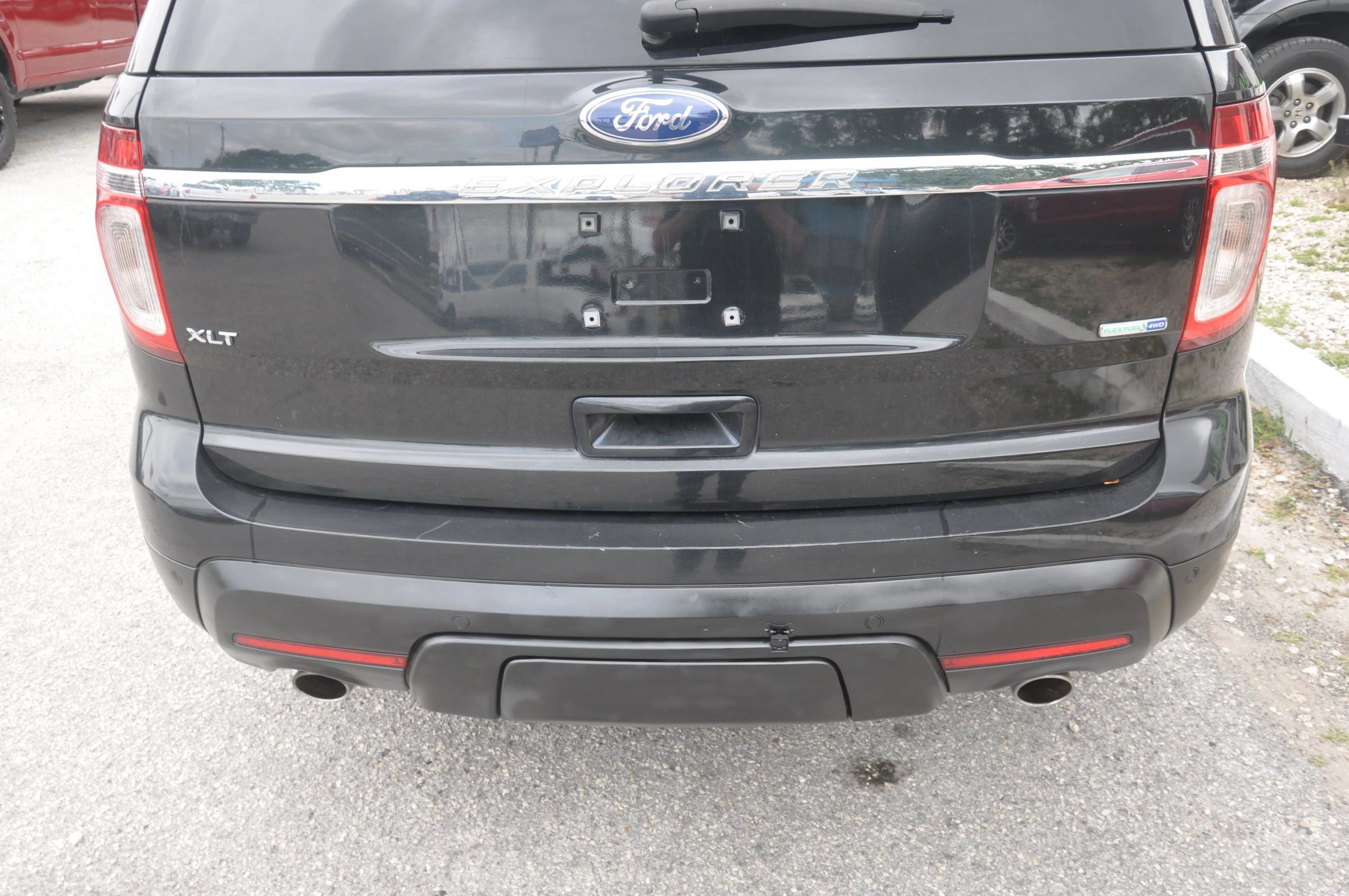 Used 2014 Ford Explorer XLT AWD/4WD image 9