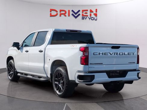 Used 2025 Chevrolet Silverado 1500 Custom w/ Turbomax Blackout Package AWD/4WD image 3